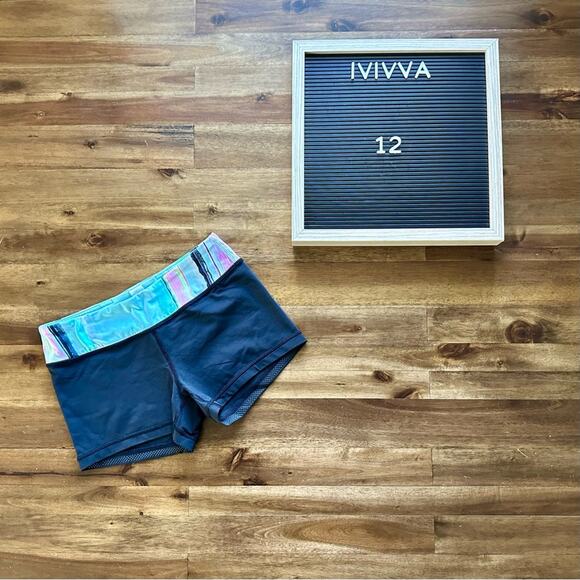 Ivivva by Lululemon Black Blue Mixed Print Rythmic Shorts Athleisure Sporty 12 - Picture 1 of 4